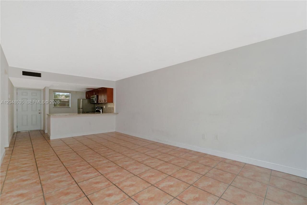 10525 SW 112th Ave , Unit 309, Miami, FL 33176 Photo