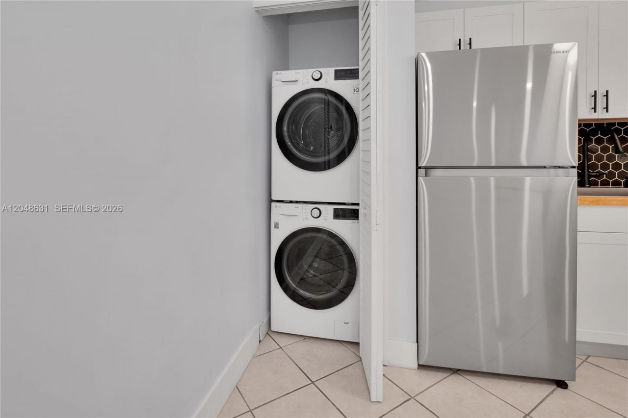 2734 Bird Ave , Unit 301, Miami, FL 33133 Photo
