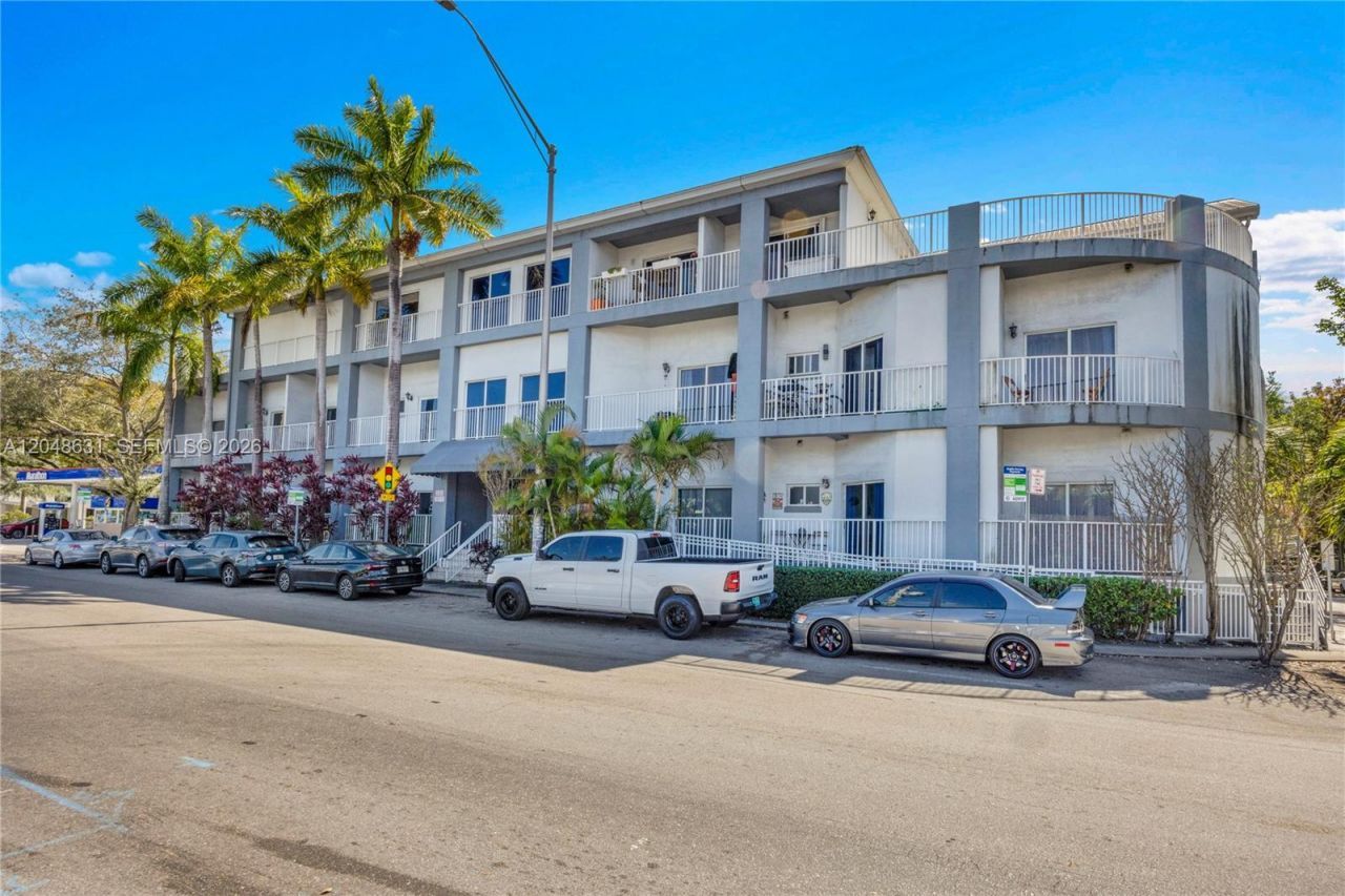 2734 Bird Ave , Unit 301, Miami, FL 33133 Photo