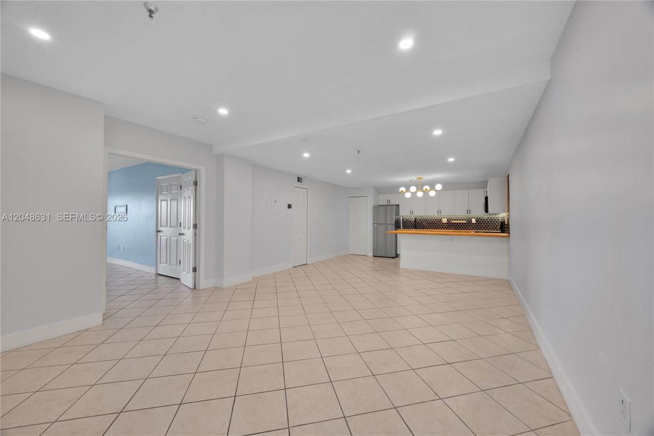 2734 Bird Ave , Unit 301, Miami, FL 33133 Photo