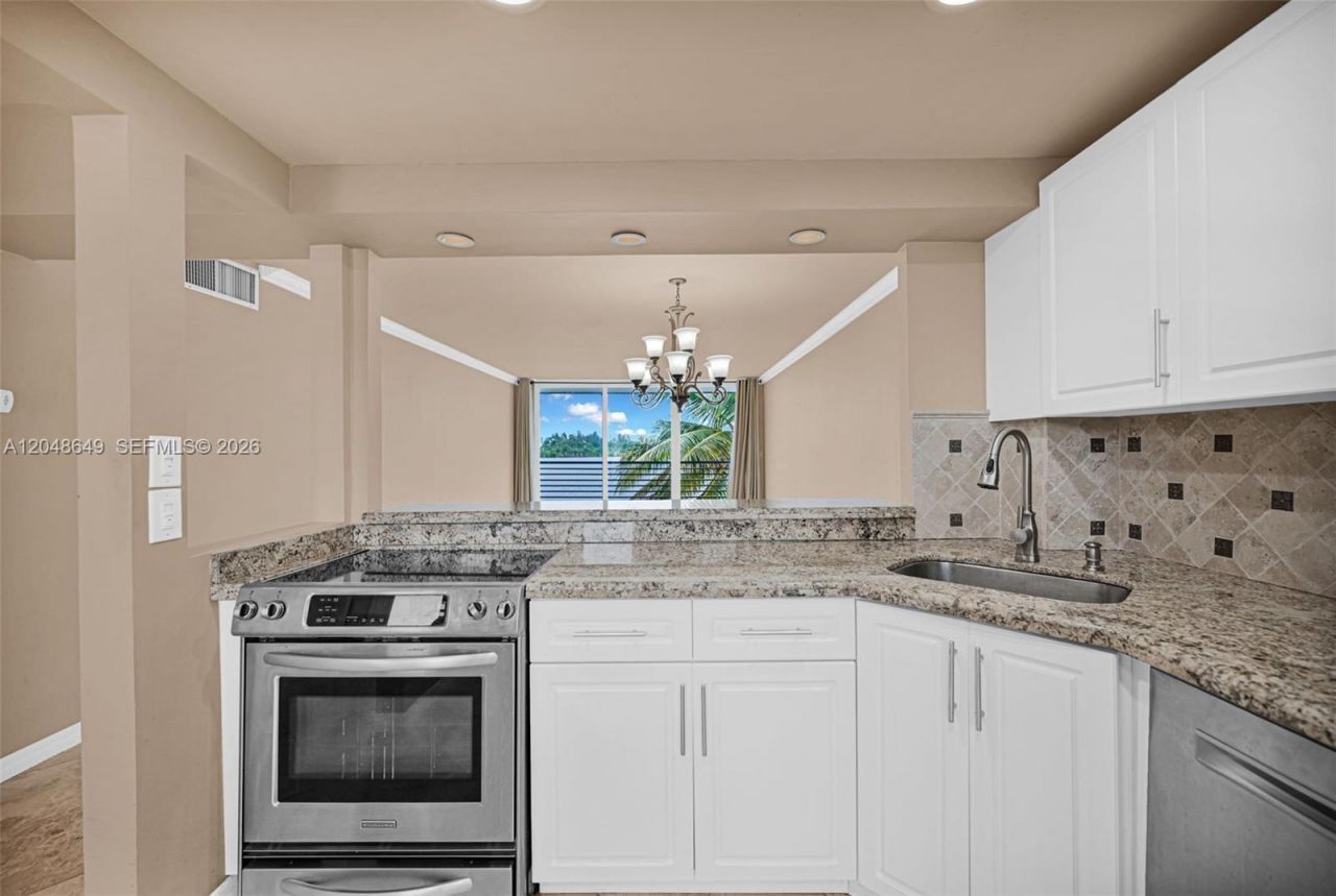1075 NE Miami Gardens Dr , Unit 306, Miami, FL 33179 Photo