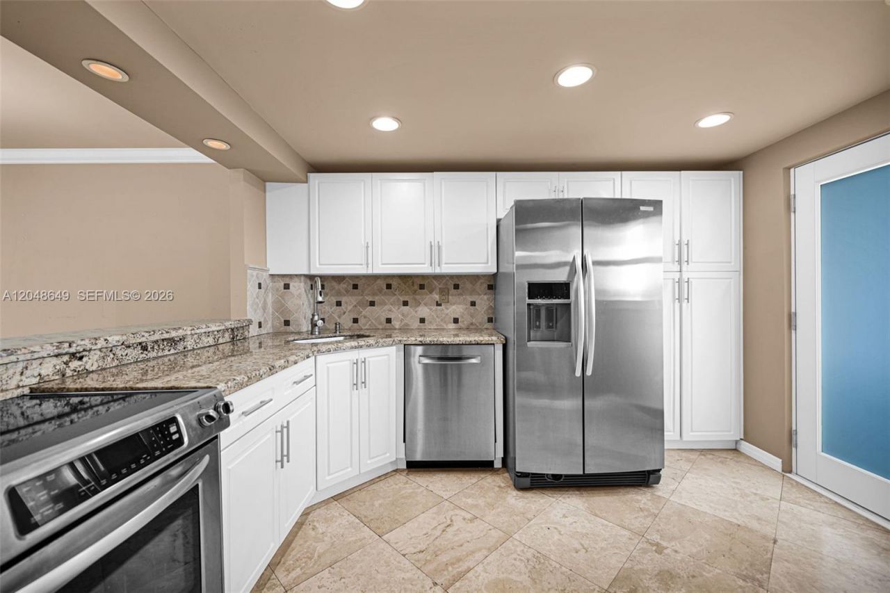 1075 NE Miami Gardens Dr, Unit 306, Miami, FL 33179 Photo