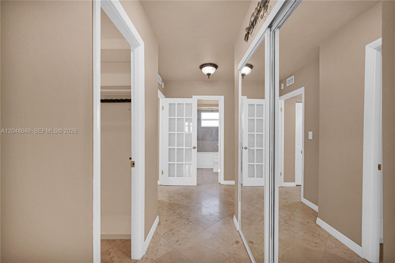 1075 NE Miami Gardens Dr , Unit 306, Miami, FL 33179 Photo