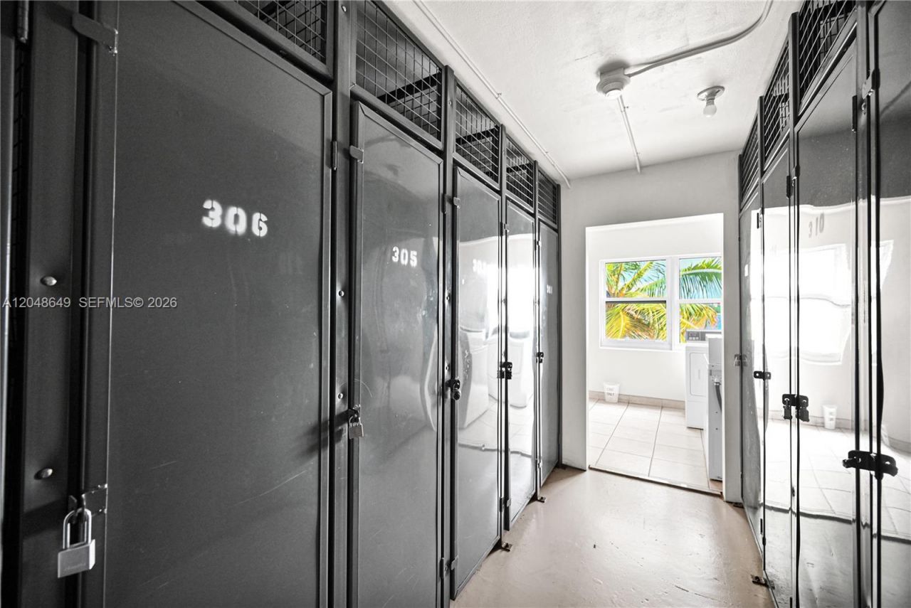 1075 NE Miami Gardens Dr, Unit 306, Miami, FL 33179 Photo
