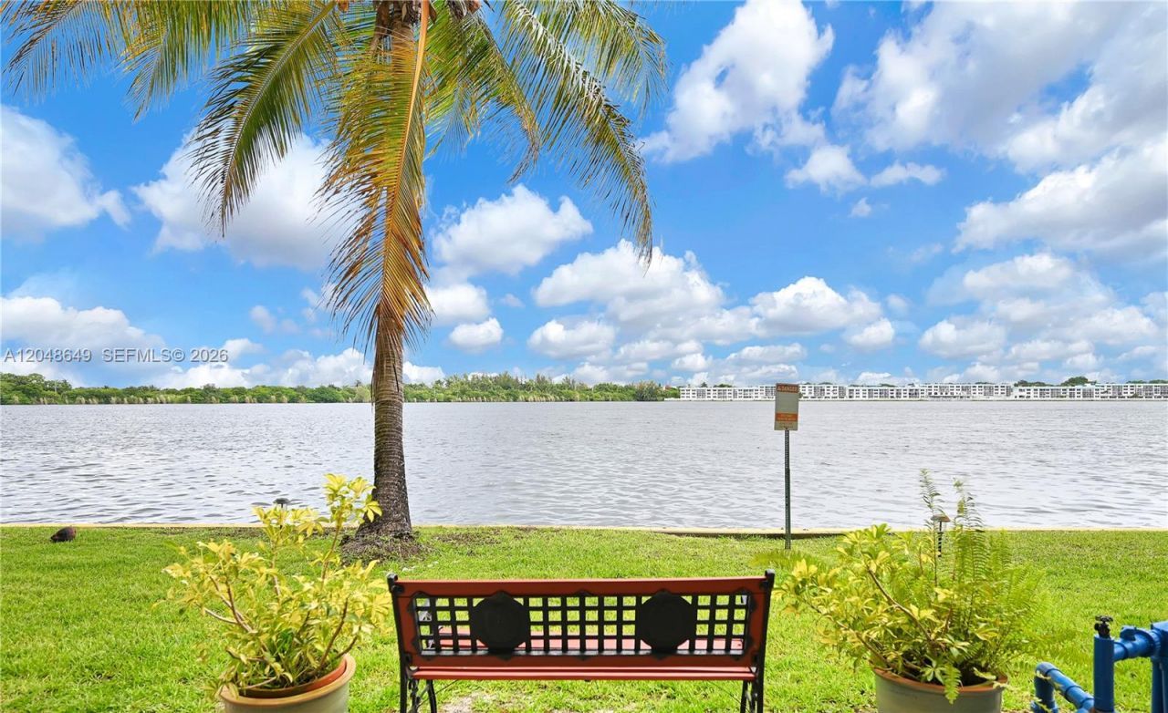 1075 NE Miami Gardens Dr , Unit 306, Miami, FL 33179 Photo