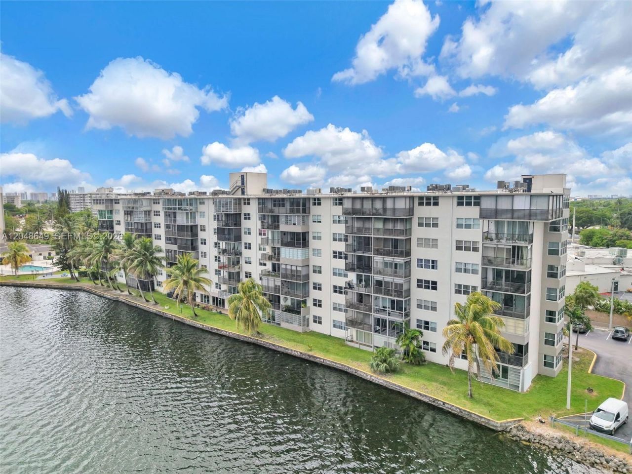 1075 NE Miami Gardens Dr, Unit 306, Miami, FL 33179 Photo