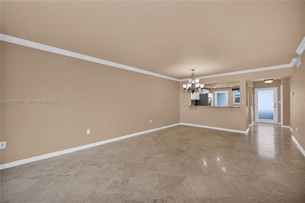 1075 NE Miami Gardens Dr, Unit 306, Miami, FL 33179 Photo