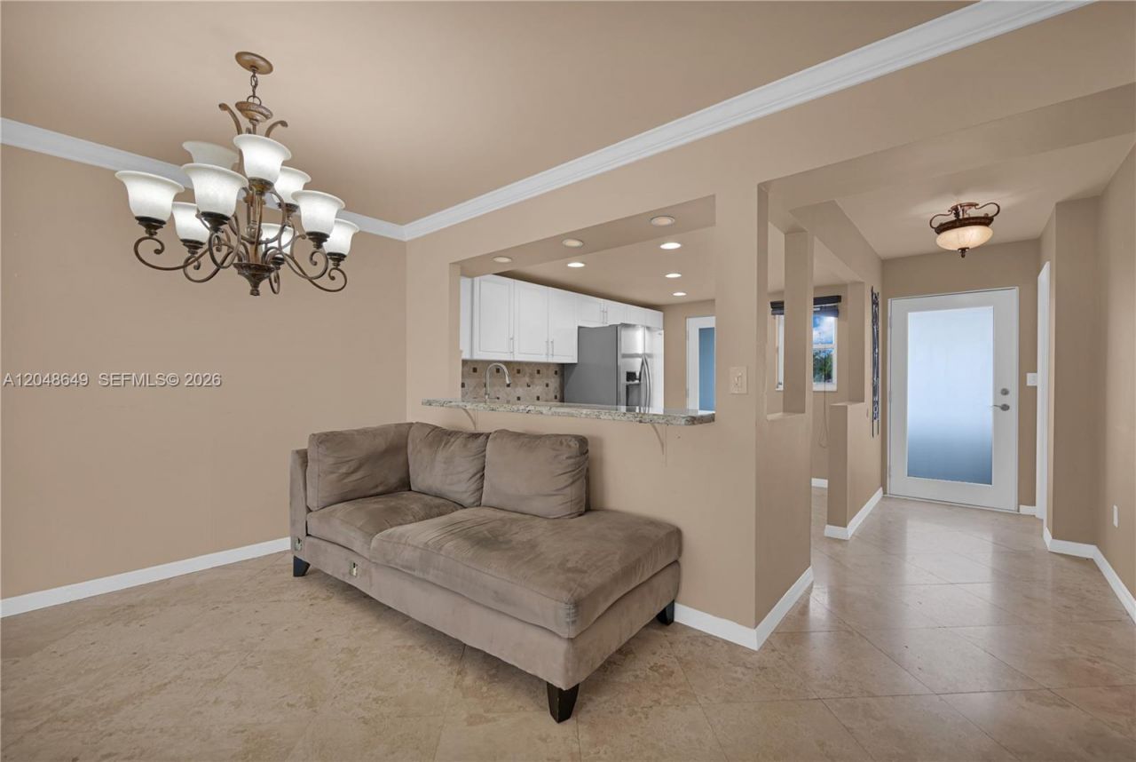 1075 NE Miami Gardens Dr , Unit 306, Miami, FL 33179 Photo