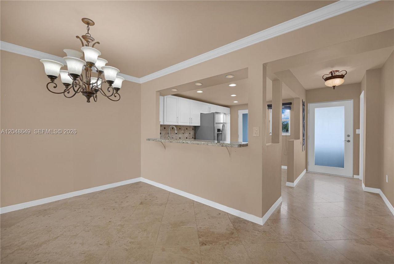 1075 NE Miami Gardens Dr, Unit 306, Miami, FL 33179 Photo