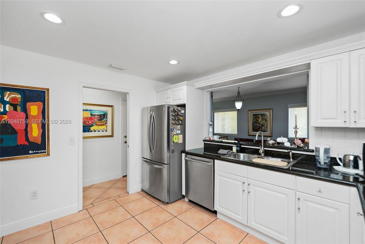 6209 Paradise Point Dr , Palmetto Bay, FL 33157 Photo