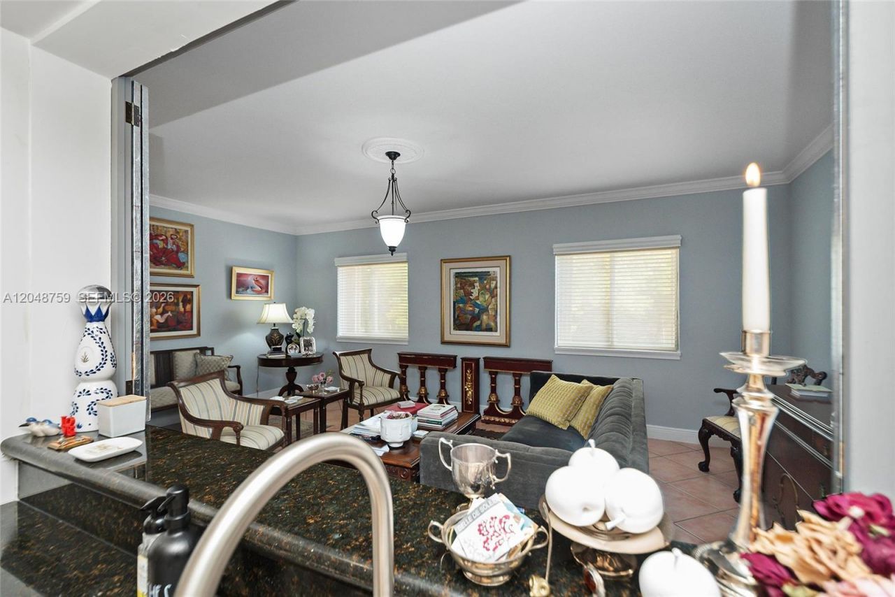 6209 Paradise Point Dr , Palmetto Bay, FL 33157 Photo