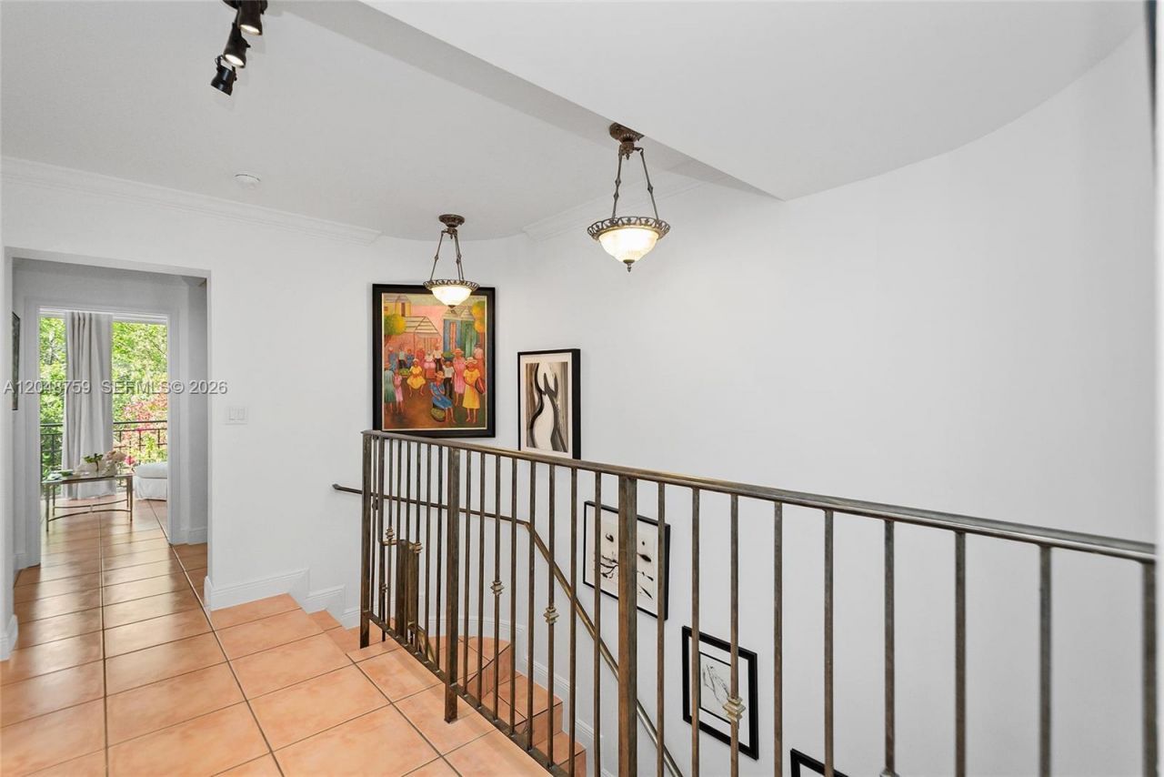 6209 Paradise Point Dr , Palmetto Bay, FL 33157 Photo