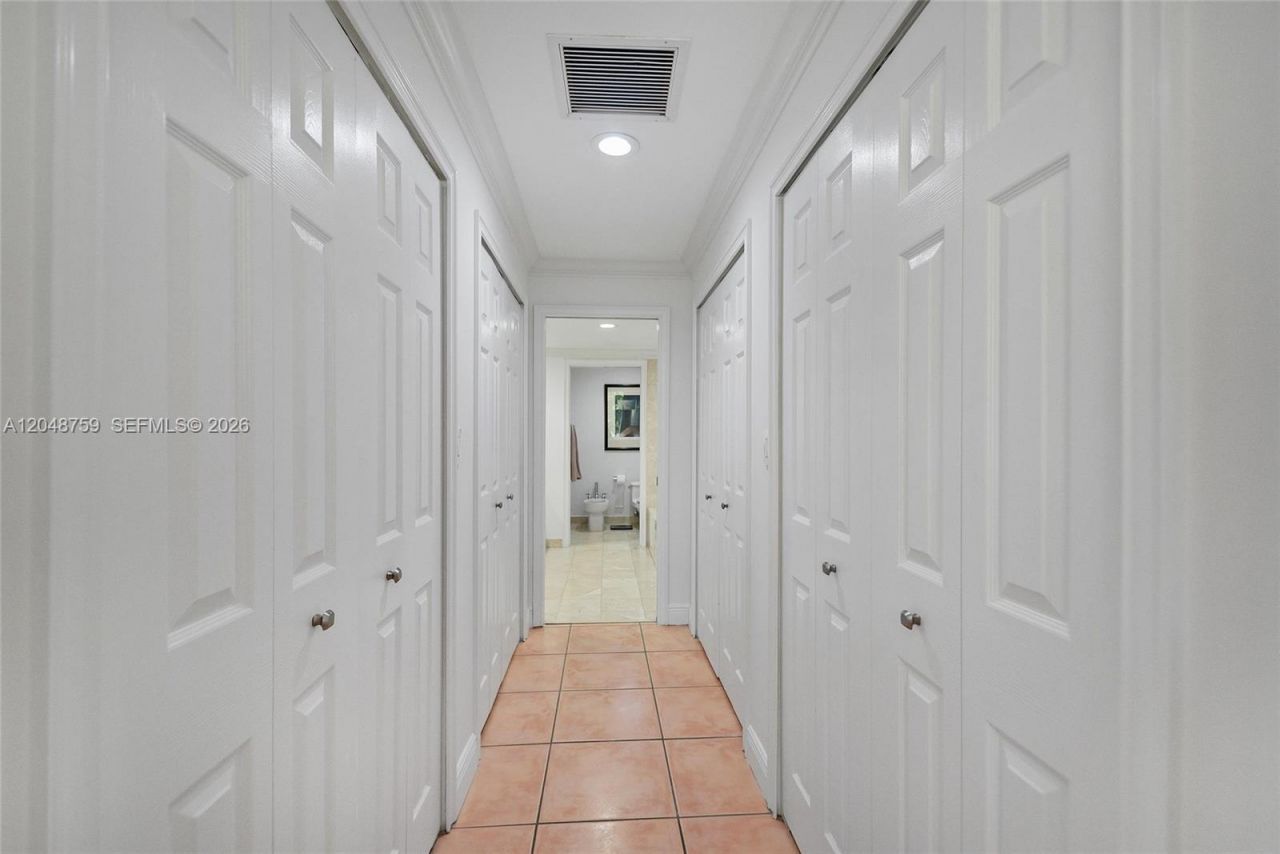 6209 Paradise Point Dr , Palmetto Bay, FL 33157 Photo