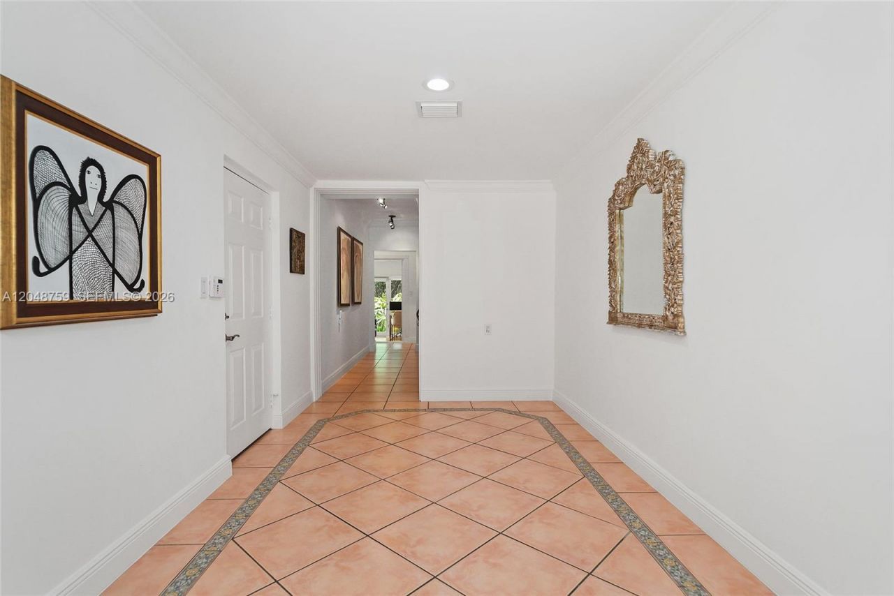 6209 Paradise Point Dr , Palmetto Bay, FL 33157 Photo