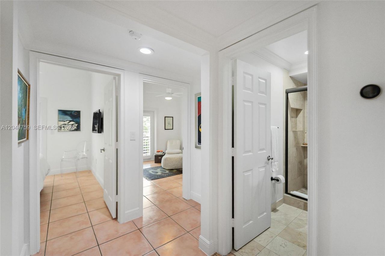 6209 Paradise Point Dr , Palmetto Bay, FL 33157 Photo