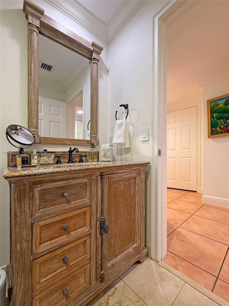 6209 Paradise Point Dr , Palmetto Bay, FL 33157 Photo