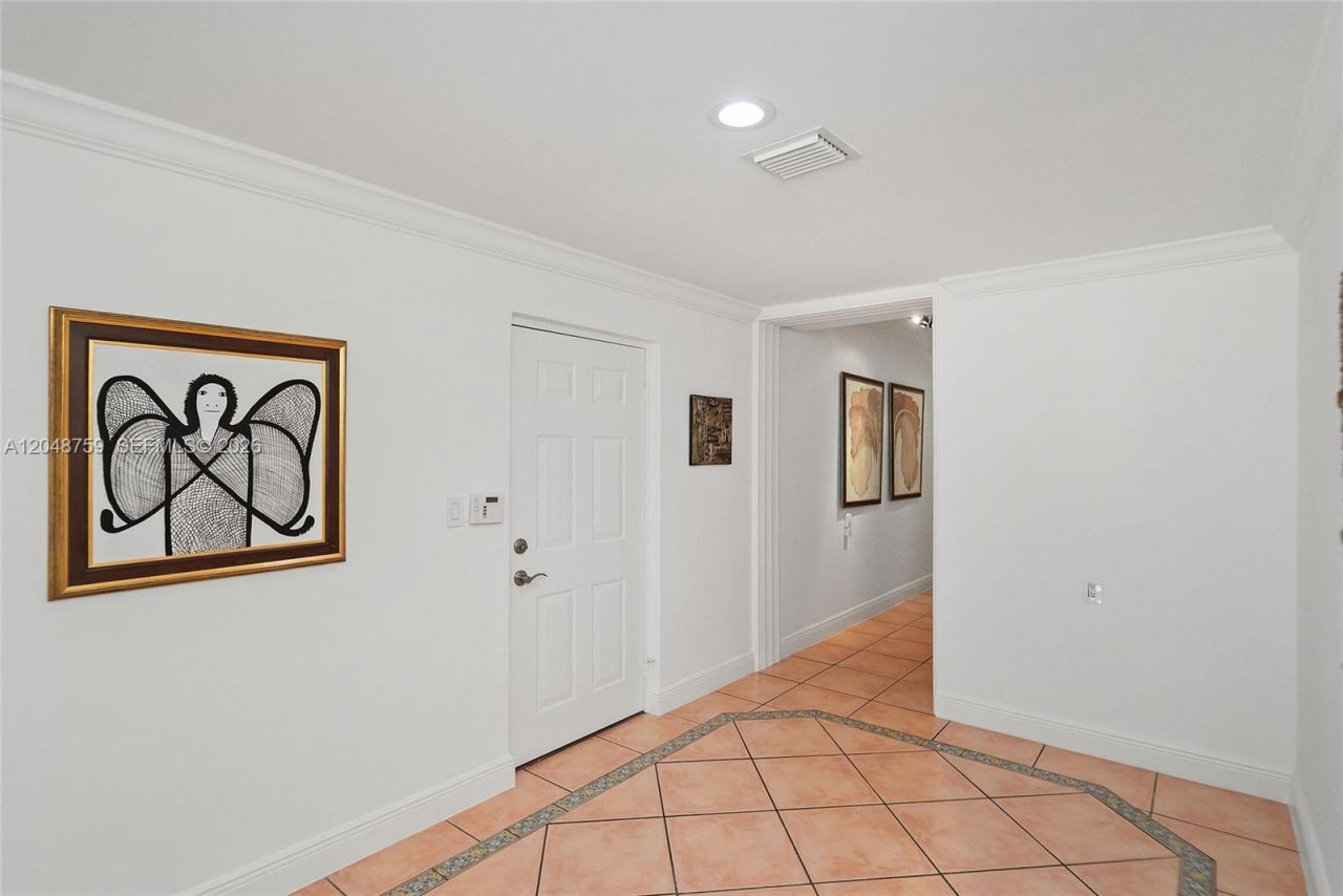 6209 Paradise Point Dr , Palmetto Bay, FL 33157 Photo