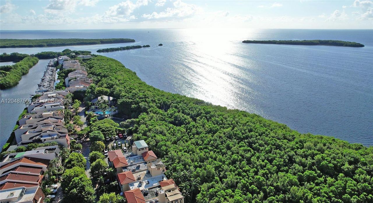 6209 Paradise Point Dr , Palmetto Bay, FL 33157 Photo