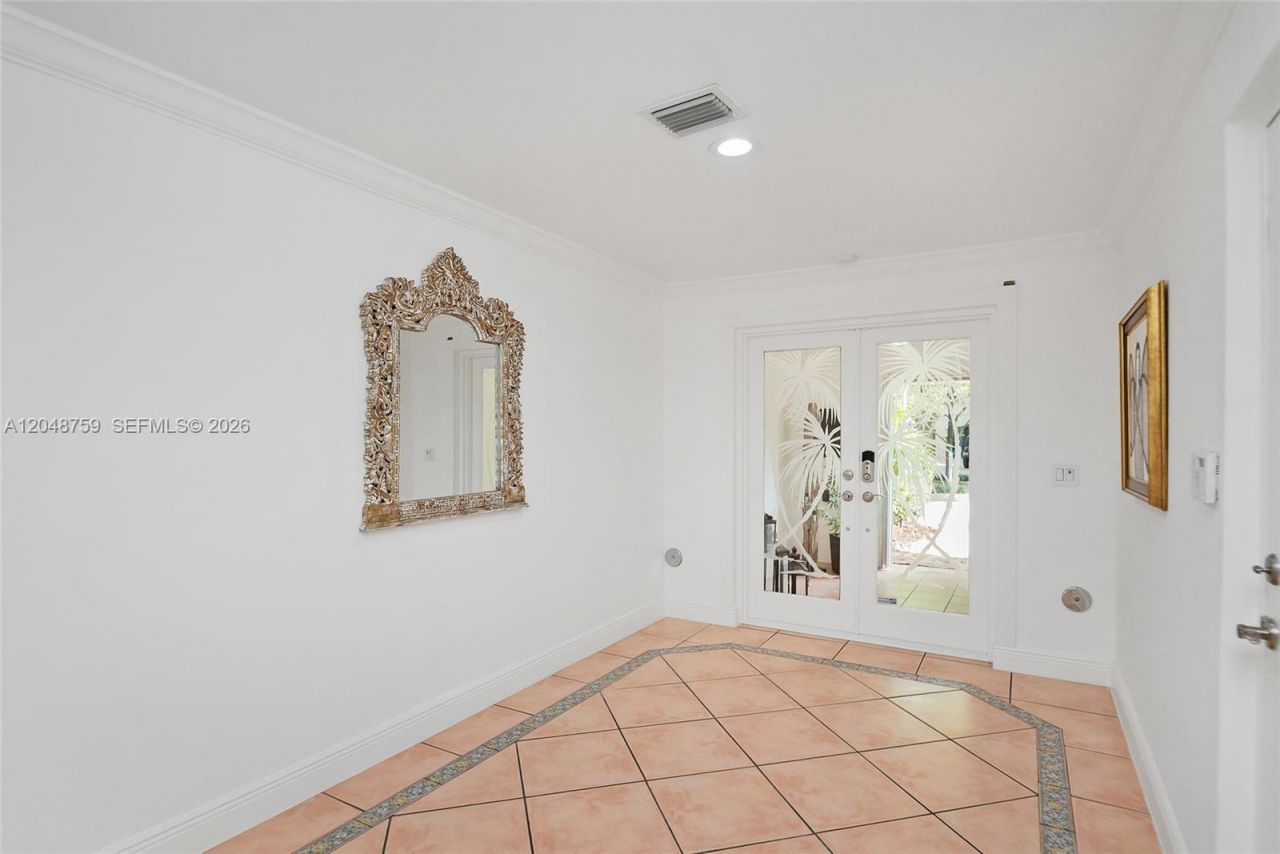 6209 Paradise Point Dr , Palmetto Bay, FL 33157 Photo