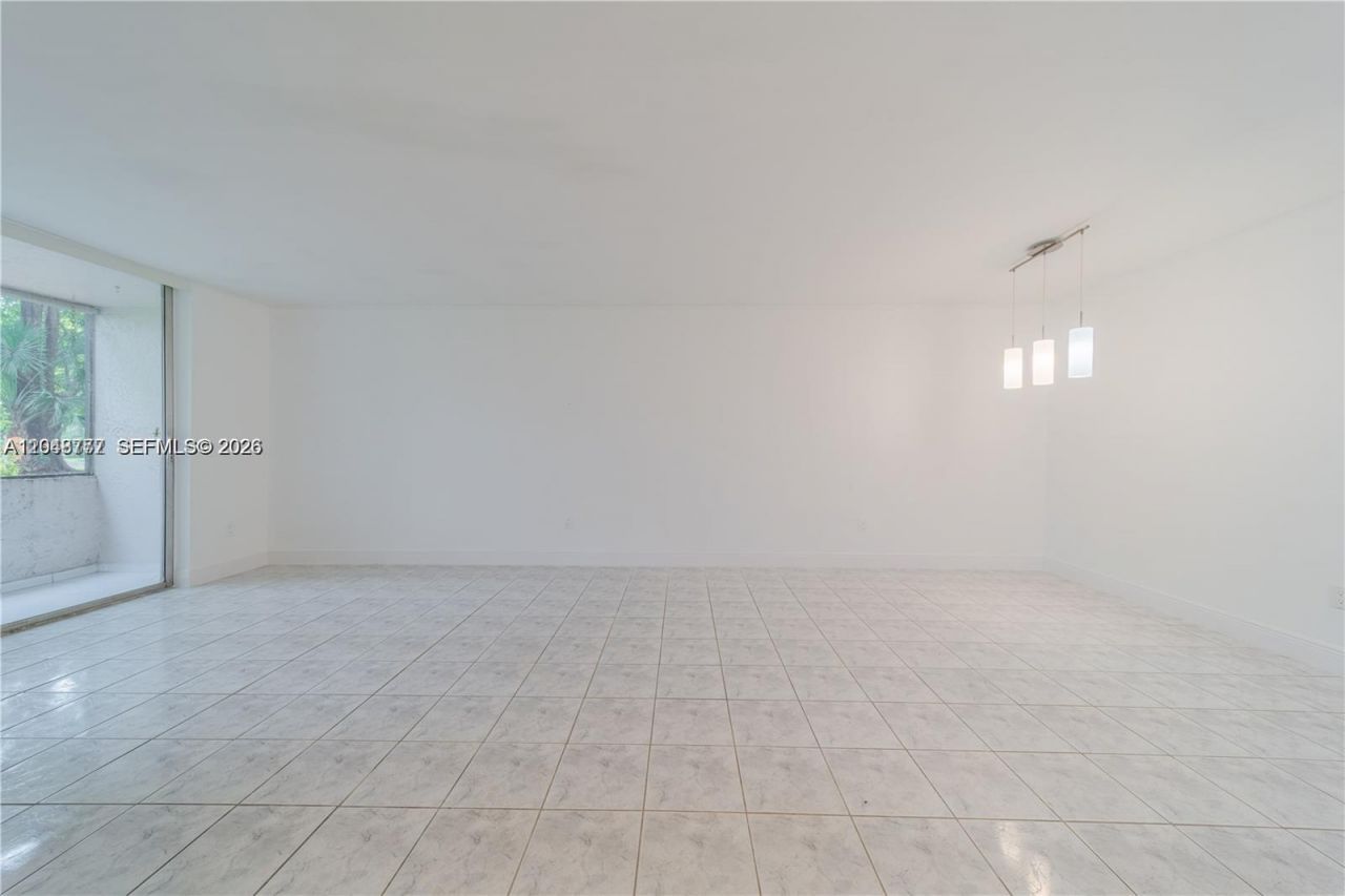 8501 NW 8th St , Unit 110, Miami, FL 33126 Photo