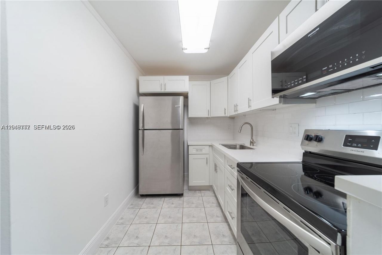 8501 NW 8th St , Unit 110, Miami, FL 33126 Photo