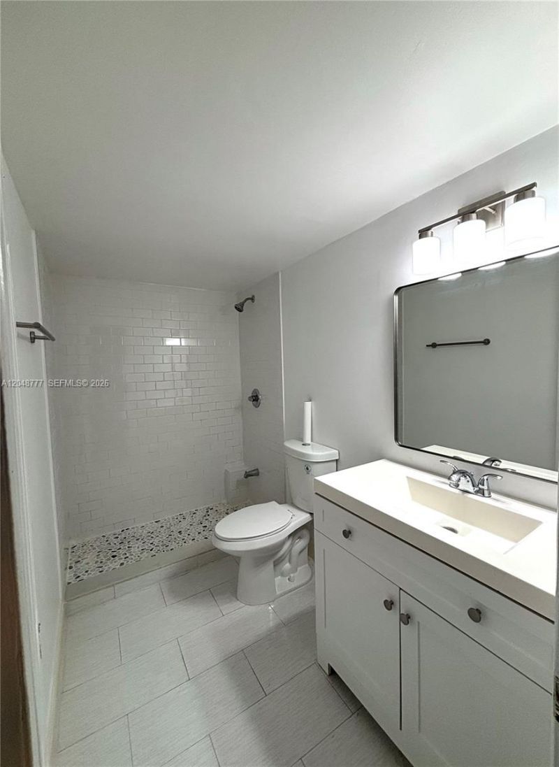 8501 NW 8th St, Unit 110, Miami, FL 33126 Photo