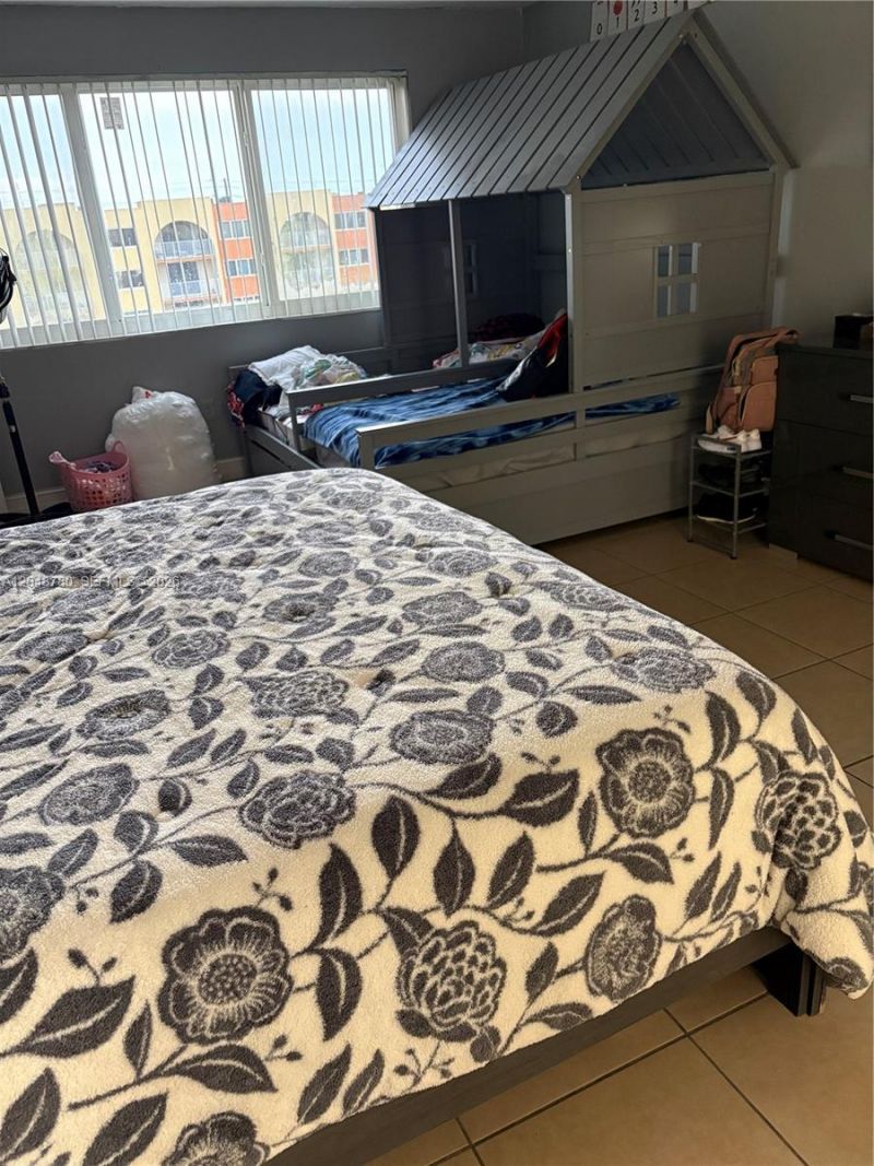 6980 NW 186th St , Unit 3-522, Hialeah, FL 33015 Photo
