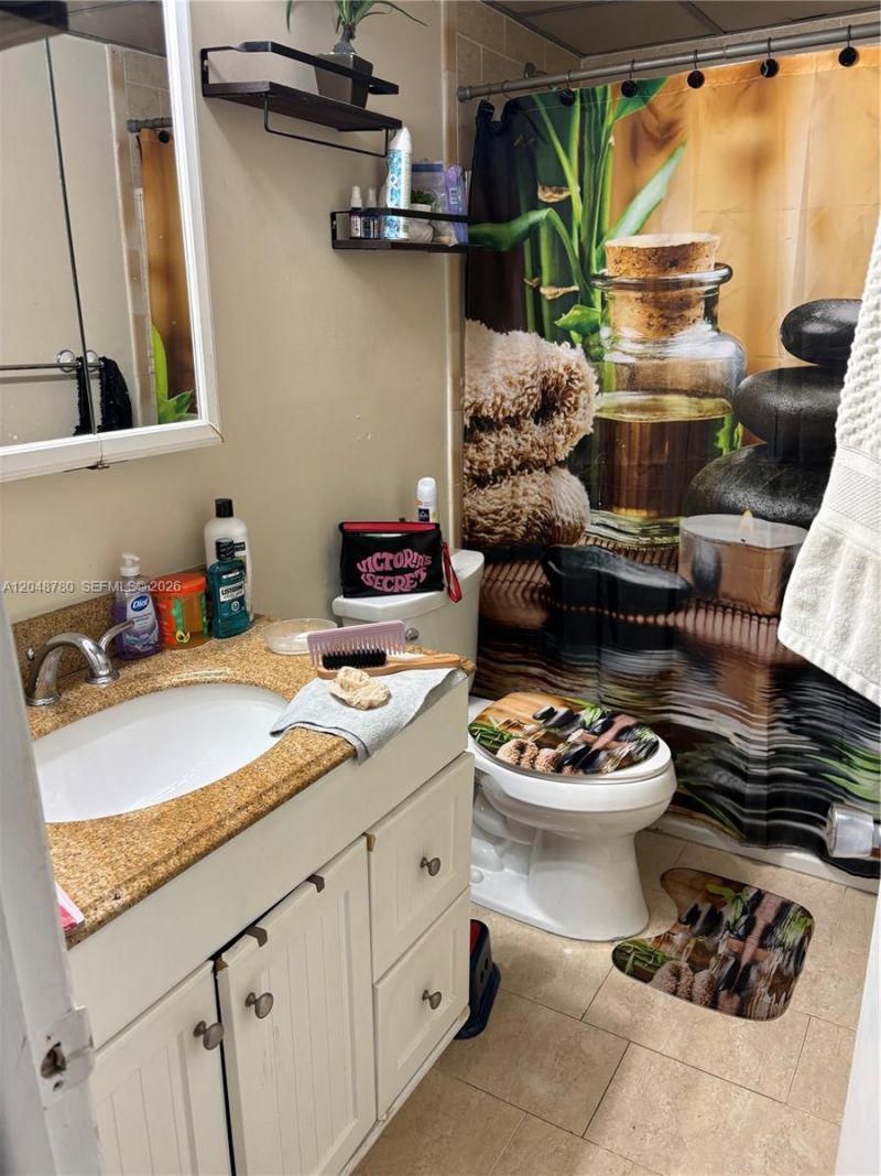 6980 NW 186th St , Unit 3-522, Hialeah, FL 33015 Photo