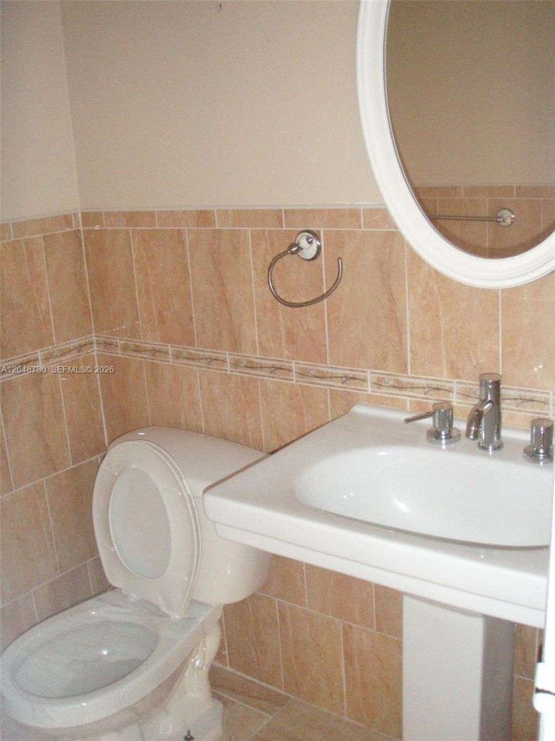 6980 NW 186th St , Unit 3-522, Hialeah, FL 33015 Photo