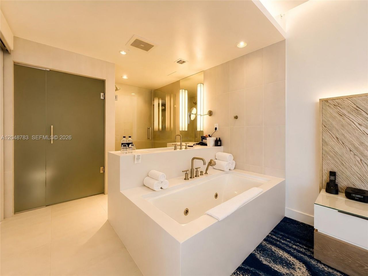 3101 Bayshore Dr , Unit 2209, Fort Lauderdale, FL 33304 Photo