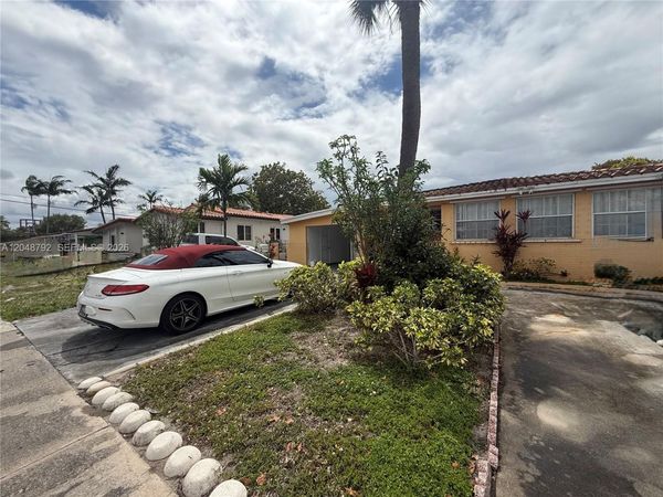 4470 W 1st Ave , Hialeah, FL 33012