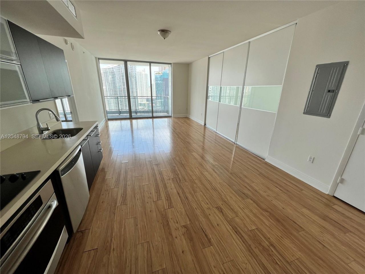90 SW 3rd St , Unit 3710, Miami, FL 33130 Photo