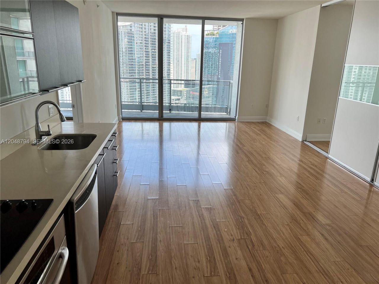 90 SW 3rd St , Unit 3710, Miami, FL 33130 Photo