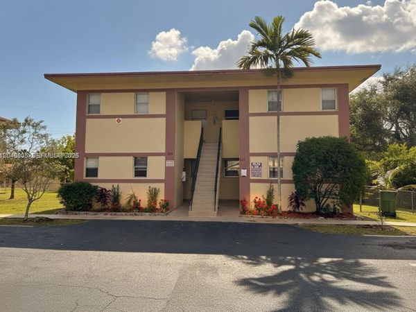 825 SW 10th St , Unit C, Hallandale Beach, FL 33009
