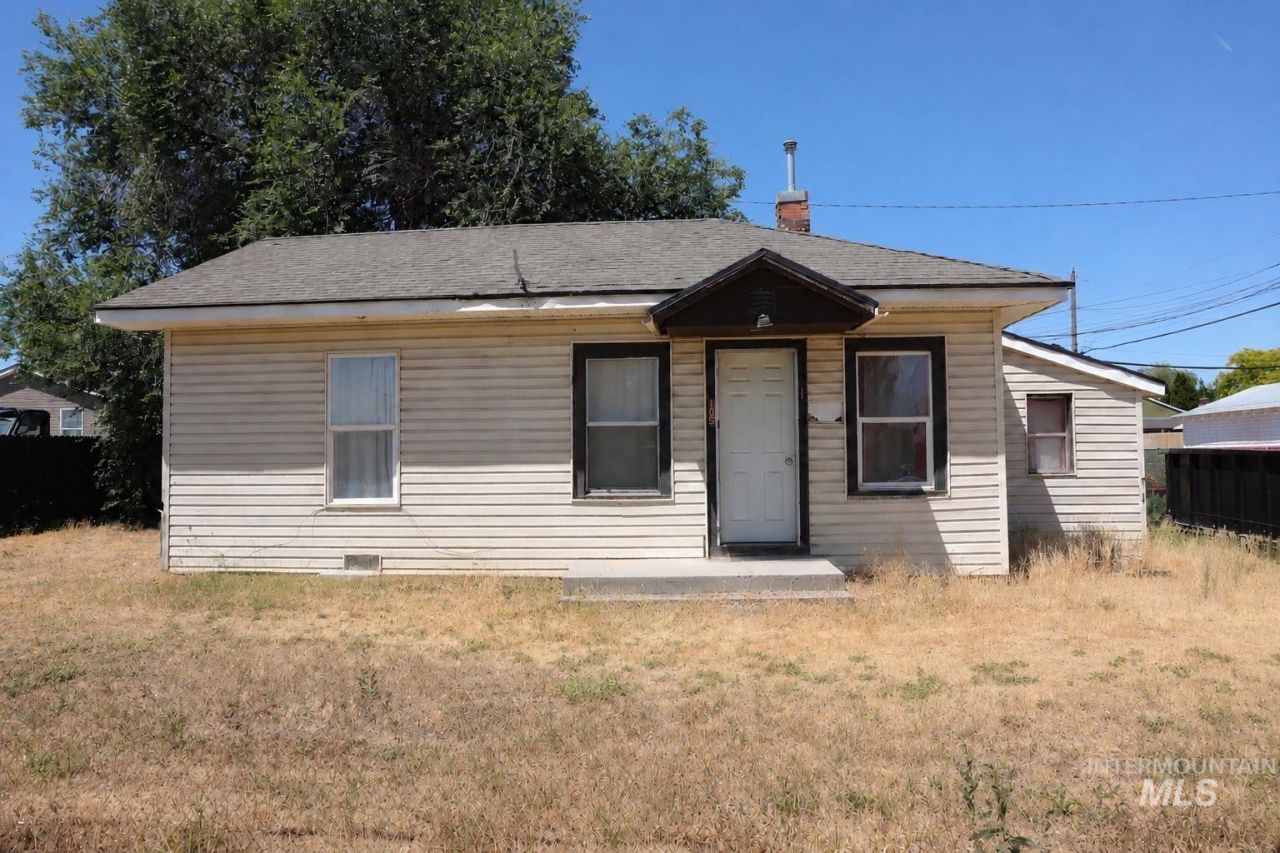 105 Madison Street, Twin Falls, ID 83301 Main Photo