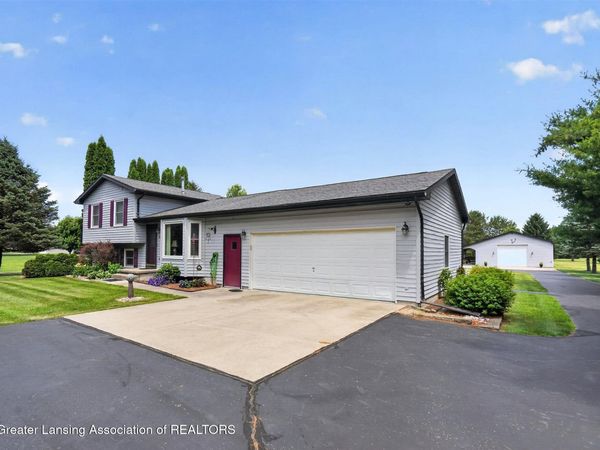 2413 Waverly Road, Eaton Rapids, MI 48827