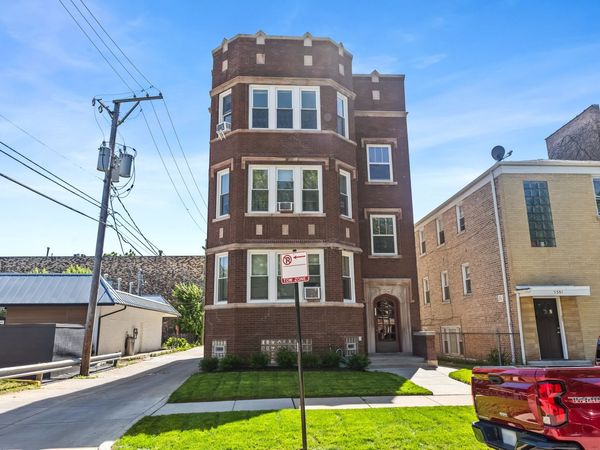 7555 N Claremont Avenue , Chicago, IL 60645