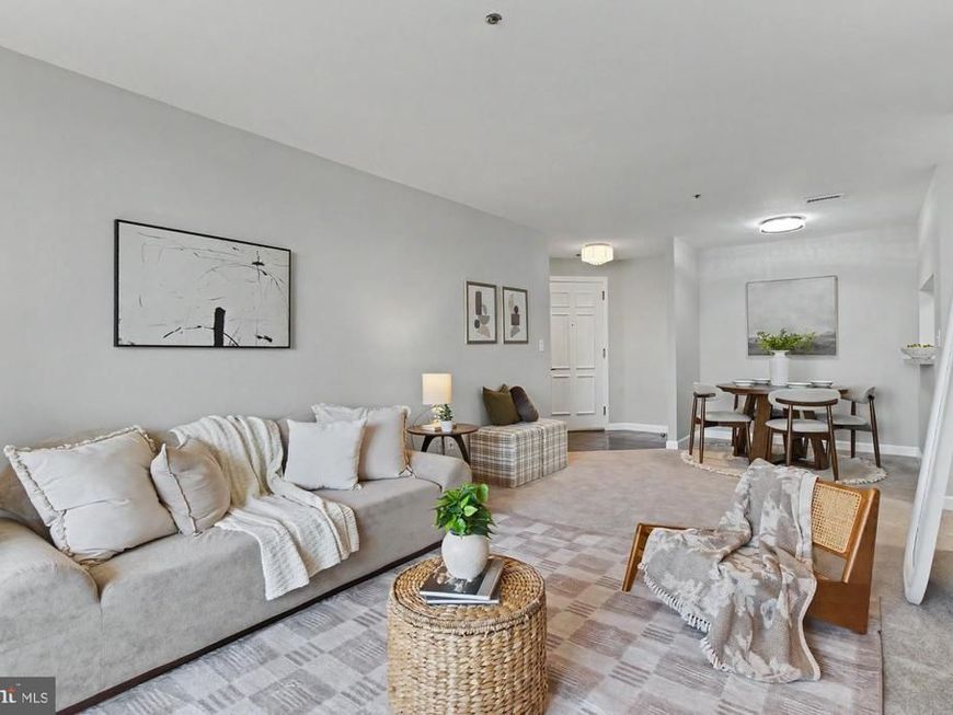 100 Harborview Drive, Unit 705, Baltimore, MD 21230 Main Photo