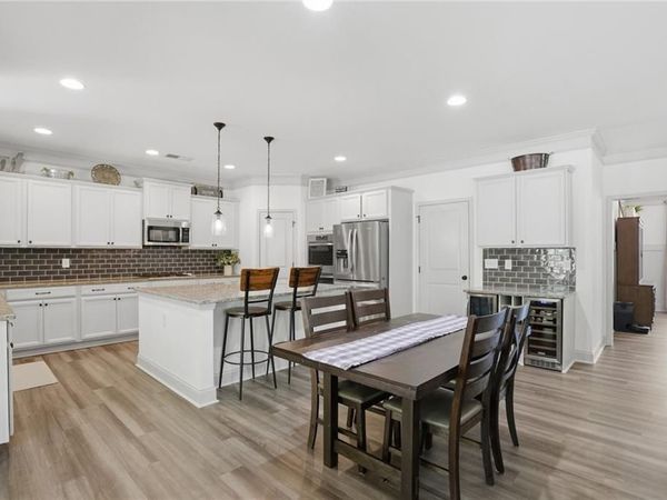 1025 Flagstone Way , Acworth, GA 30101