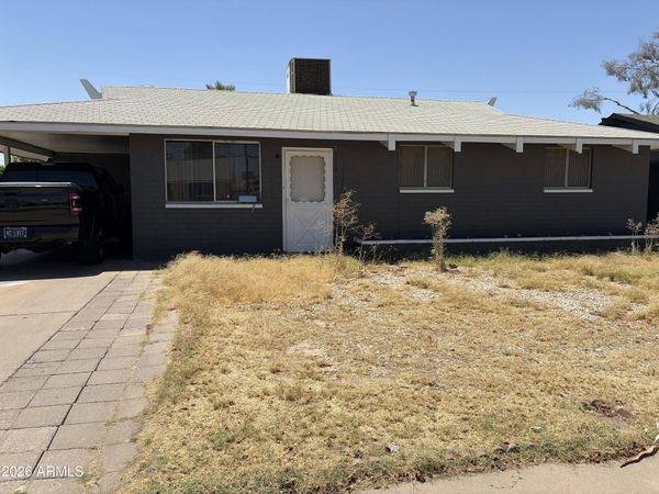 6239 W CLAREMONT Street, Glendale, AZ 85301