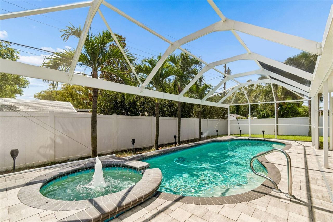 9045 Ridge Road, Seminole, FL 33772 Photo