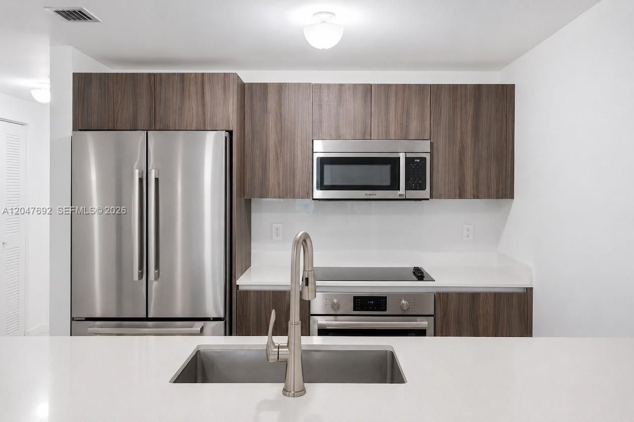 488 NE 18th St , Unit 1806, Miami, FL 33132 Photo
