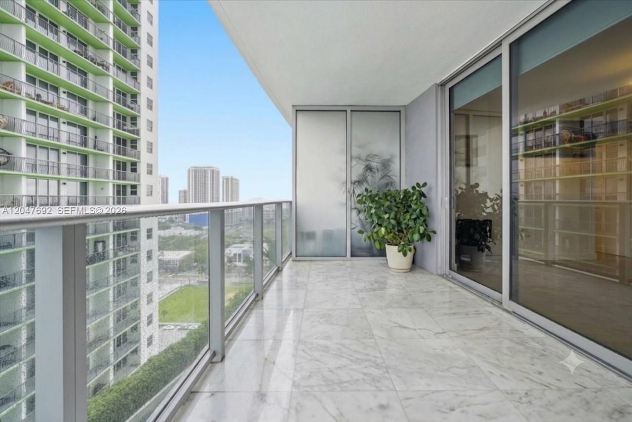 488 NE 18th St , Unit 1806, Miami, FL 33132 Photo