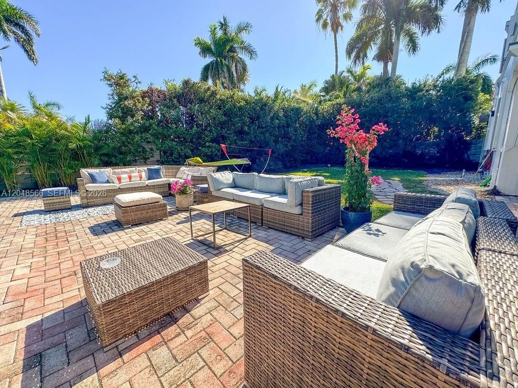 1255 Jackson St , Hollywood, FL 33019 Photo