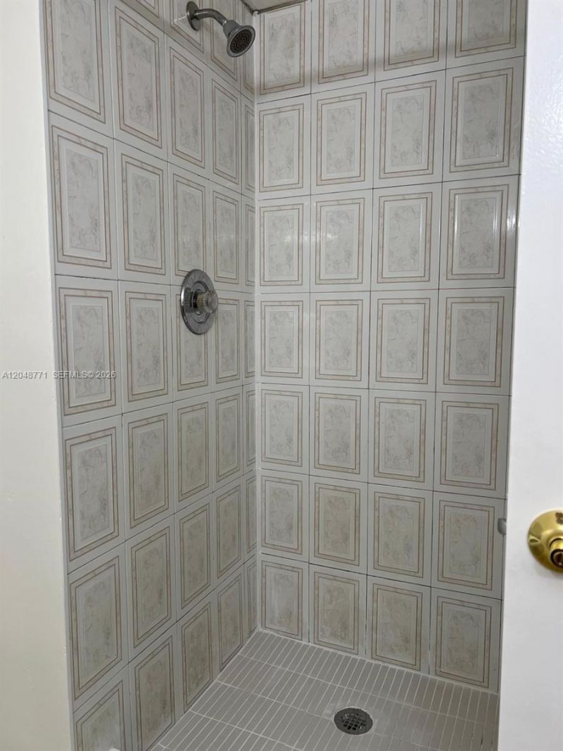 10241 NW 9th St Cir, Unit 213-5, Miami, FL 33172 Photo