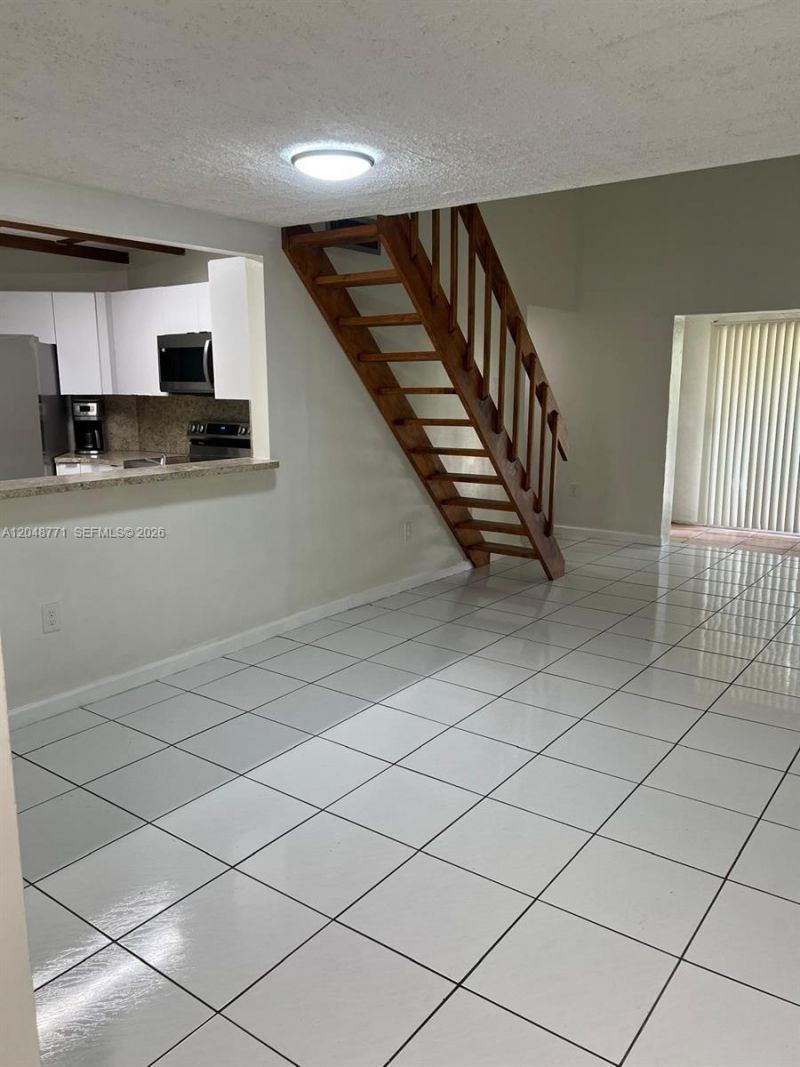 10241 NW 9th St Cir, Unit 213-5, Miami, FL 33172 Photo