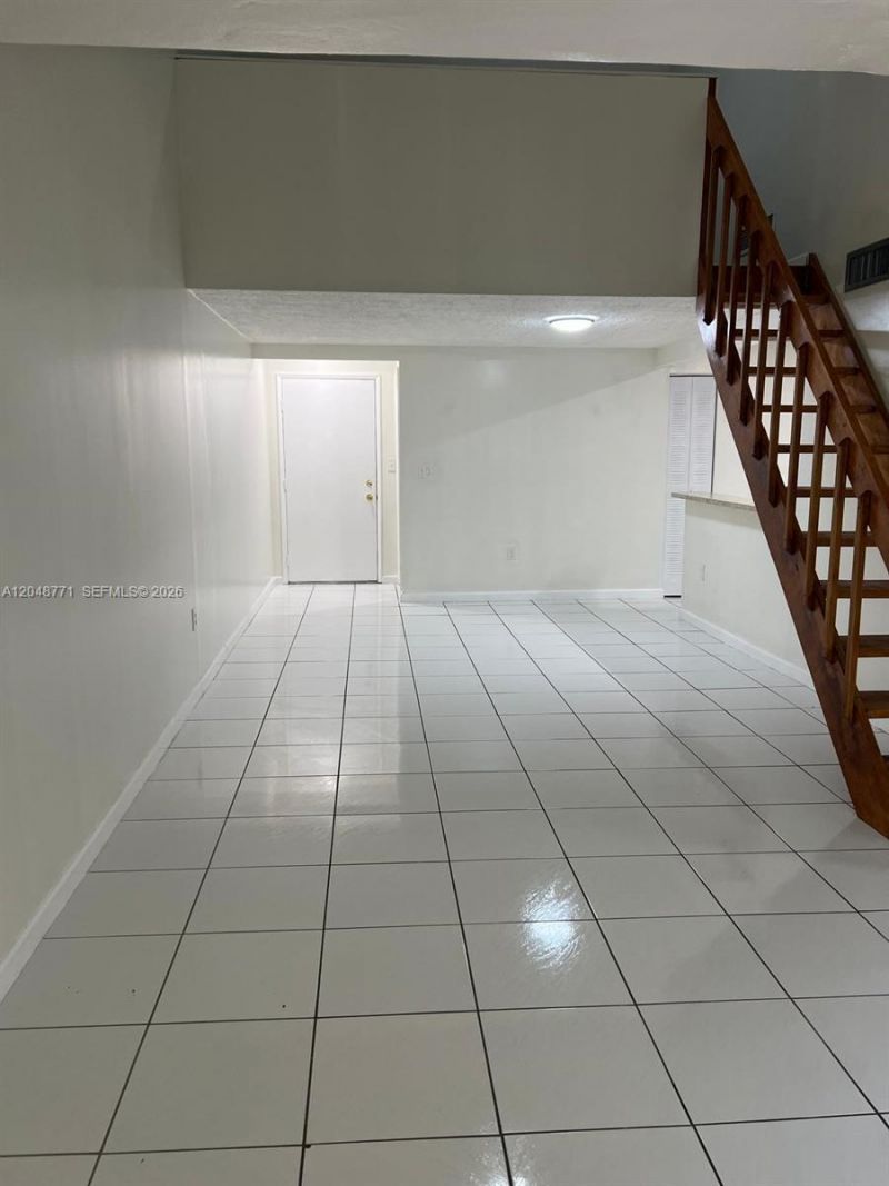 10241 NW 9th St Cir, Unit 213-5, Miami, FL 33172 Photo