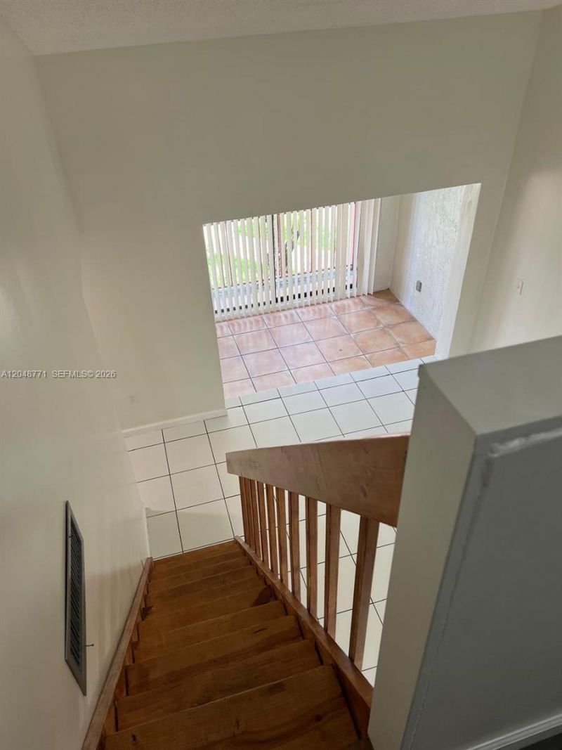 10241 NW 9th St Cir, Unit 213-5, Miami, FL 33172 Photo