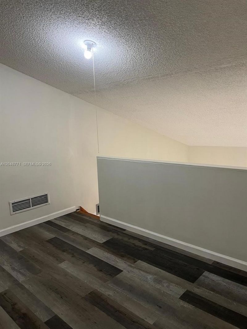 10241 NW 9th St Cir, Unit 213-5, Miami, FL 33172 Photo