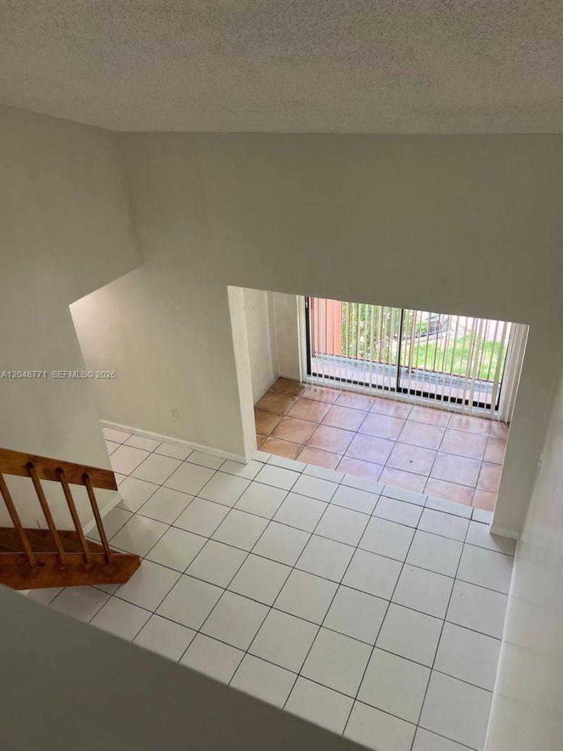 10241 NW 9th St Cir, Unit 213-5, Miami, FL 33172 Photo